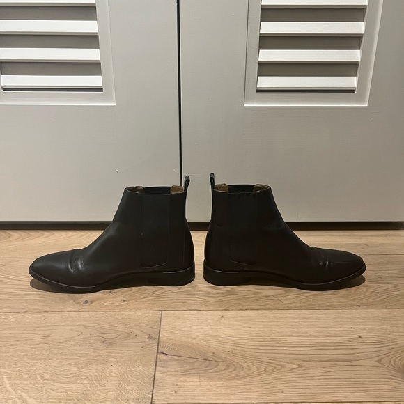 Everlane Leather Chelsea Boots - Picture 5 of 10